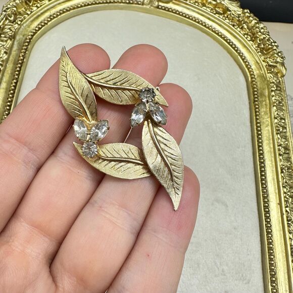 Layered Leaves Brooch Wreath Brooch Gold Leaf Brooch - Picture 3 of 12